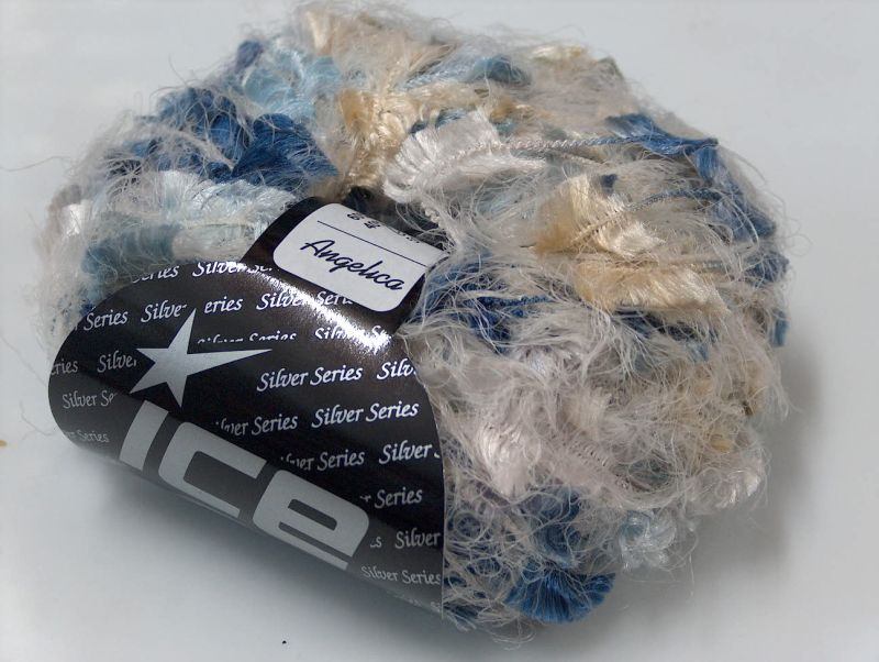 [fnt2-6207] Angelica (White, Blue, Cream)