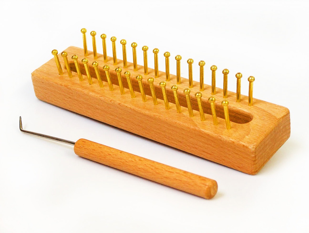 [c4735] Wooden Knitting Loom