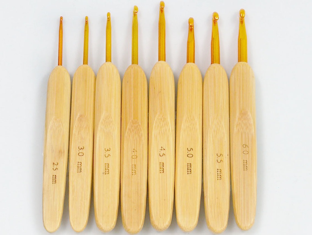 Set of 8 Sizes Bamboo Grip Hooks